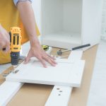 W aktualnych czasach nadzwyczaj multum osób spędza swój wolny czas przed telewizorem